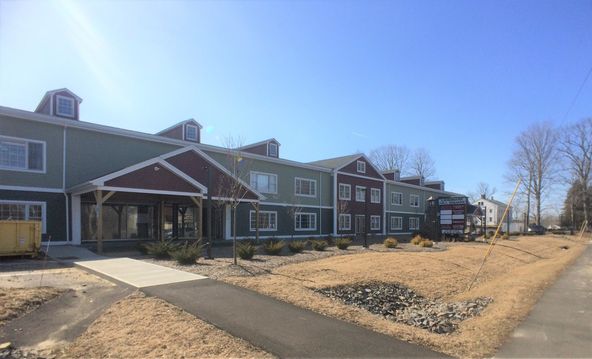Landmark Hill Square Unit 4: 518 Us Hwy 1, Kittery, ME 03904